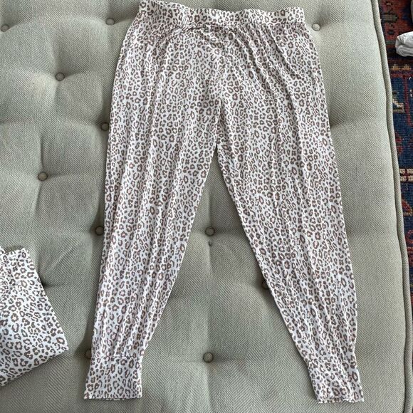 Nordstrom Pajama Set Animal Print Mocha Pink￼ Long Sleeve L - Picture 5 of 8